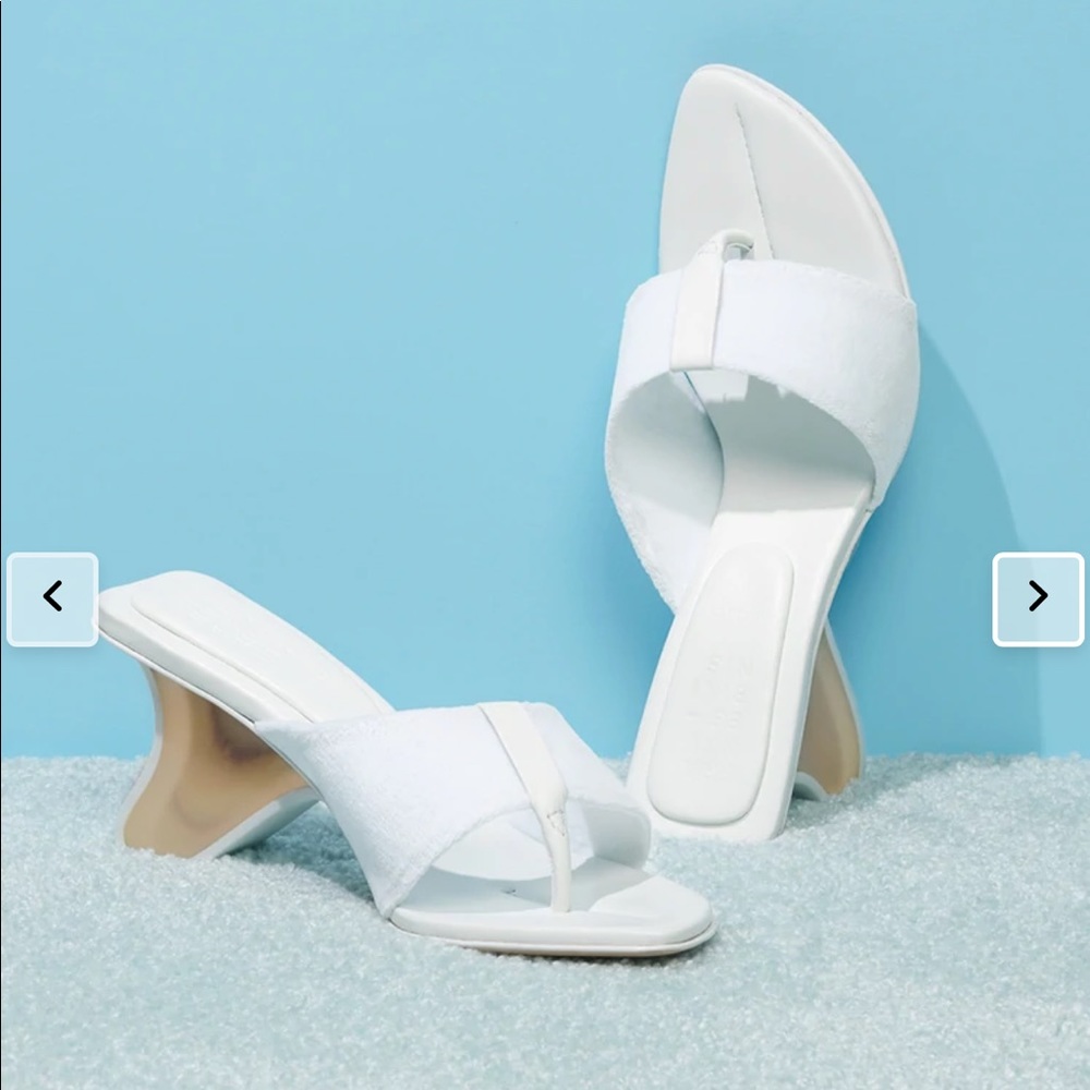 Frankie’s bikinis surfin heeled sandal NWT